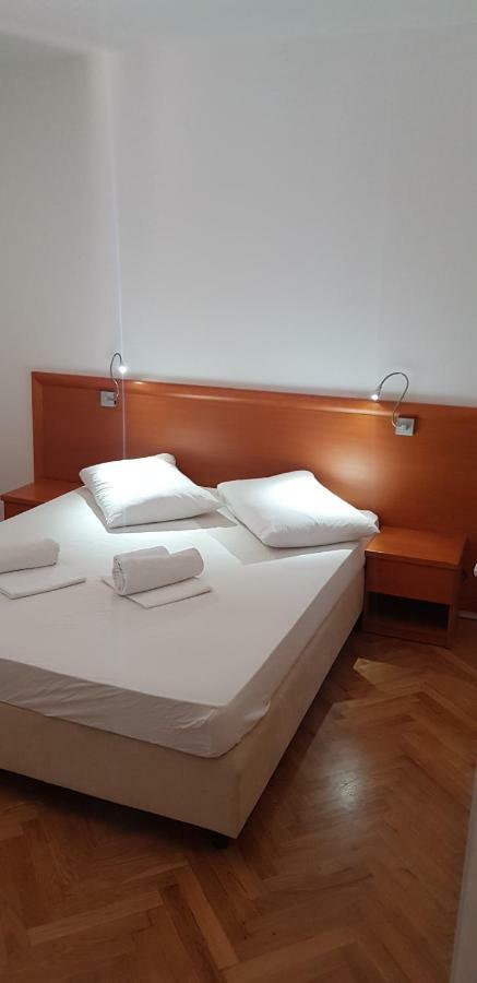 Premium Apartments Joy Primosten Exterior photo